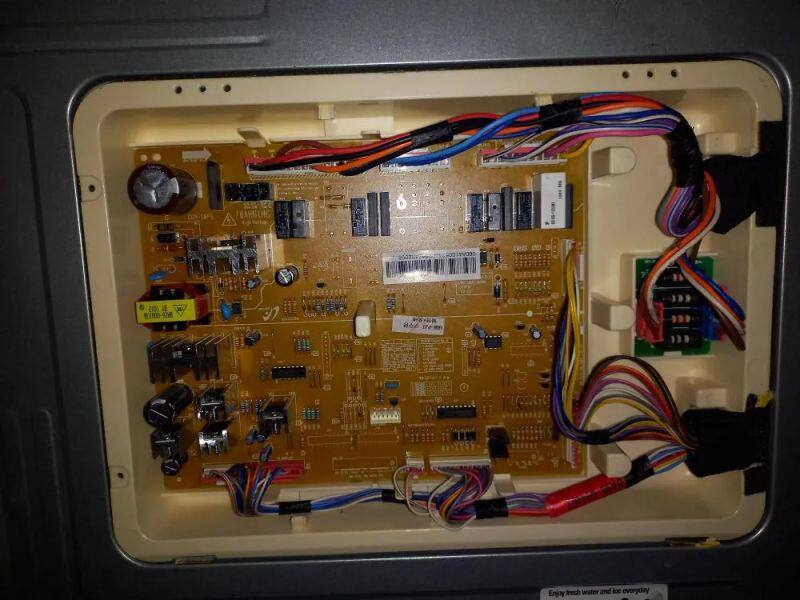 Ремонт платы холодильника